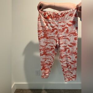 Wonderly Studio‎ Camo Leggings Size L